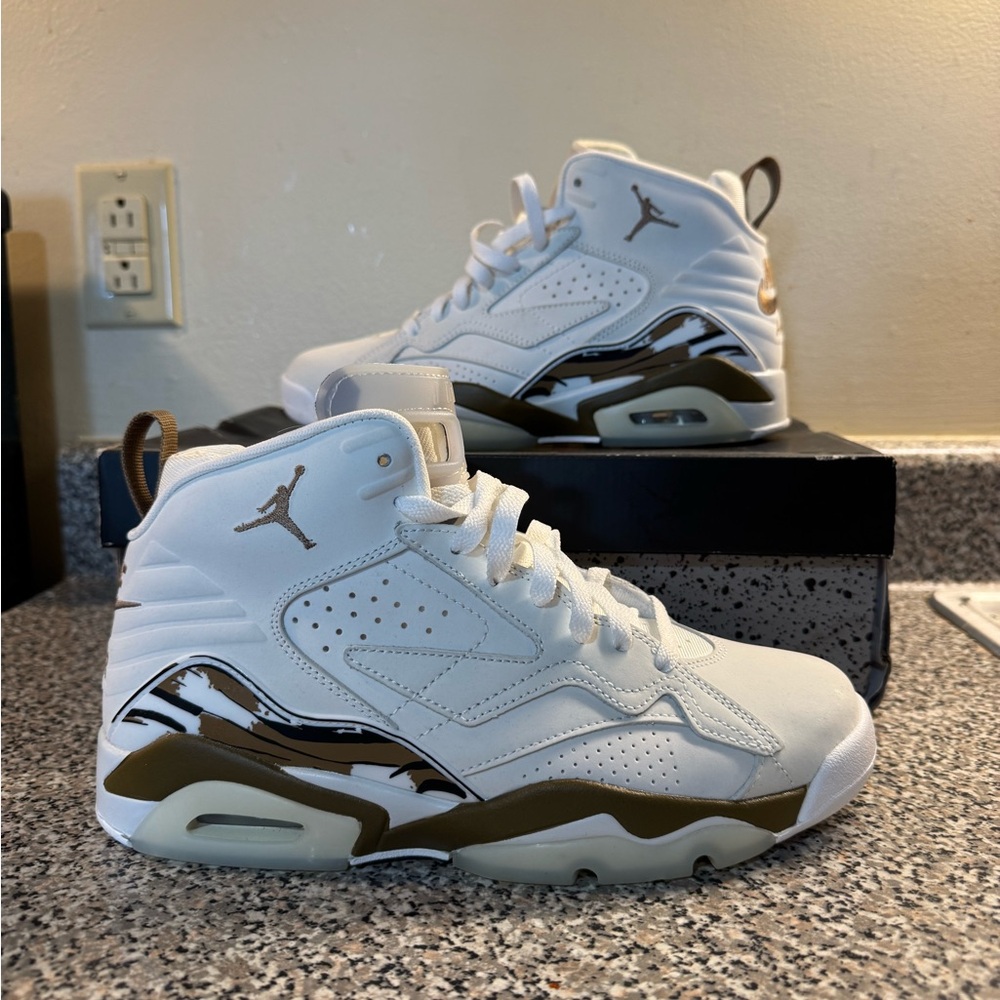 NEW Nike Women's Jordan Flight MVP Shoes White Dark Driftwood FQ8337-121 Sz 9.5